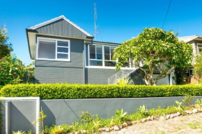 Pet Friendly 5 Victor Parade, Shoal Bay